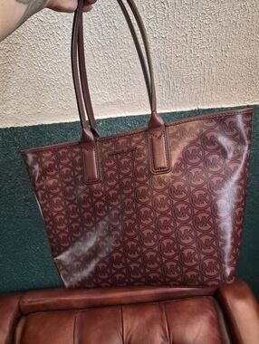Michael Kors Jodie Tote In Merlot